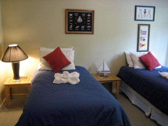 The Lodge At Weir'S Beach Metchosin 客房 照片