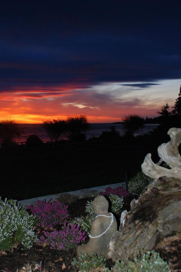 The Lodge At Weir'S Beach Metchosin 外观 照片
